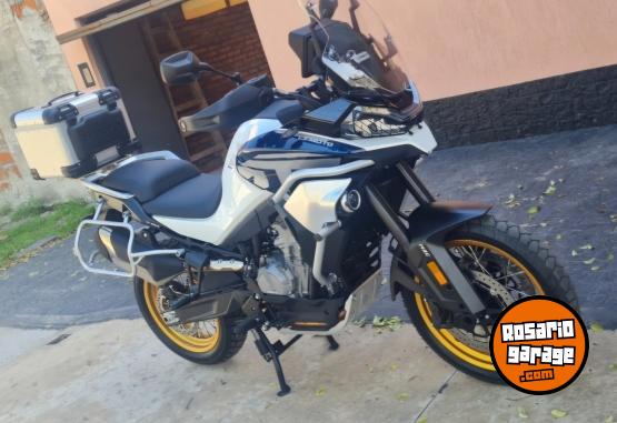 Motos - CF 800 Explorer 2024 Nafta 11000Km - En Venta