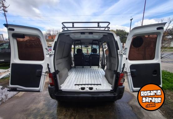Utilitarios - Peugeot Partner 2018 GNC 163000Km - En Venta