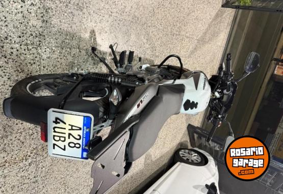 Motos - Bajaj Rowser 2026 Nafta 3000Km - En Venta