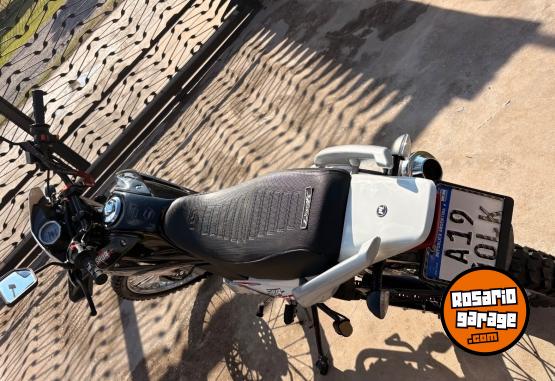 Motos - Motomel Skua 150 2023 Nafta 9900Km - En Venta