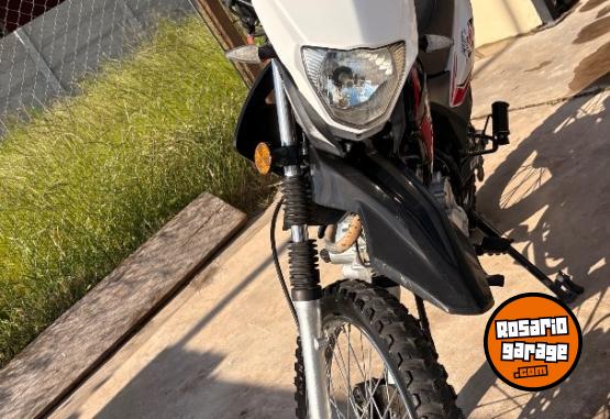 Motos - Motomel Skua 150 2023 Nafta 9900Km - En Venta