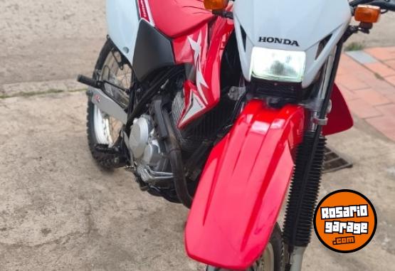 Motos - Honda Tornado XR 250 2017 Nafta 22000Km - En Venta