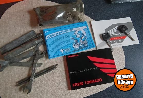 Motos - Honda Tornado XR 250 2017 Nafta 22000Km - En Venta