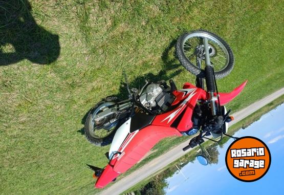 Motos - Honda Tornado XR 250 2017 Nafta 22000Km - En Venta