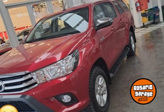 Camionetas - Toyota Hilux srv 2018 Diesel 105000Km - En Venta