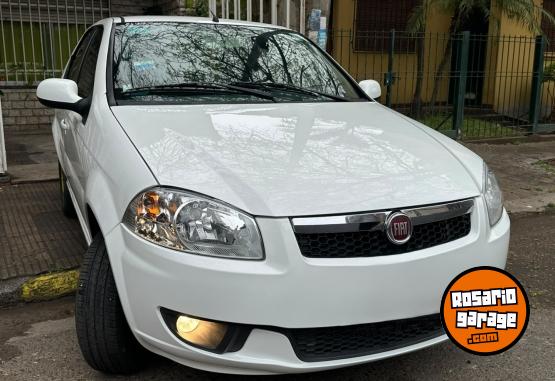 Autos - Fiat siena 2017 GNC 130000Km - En Venta