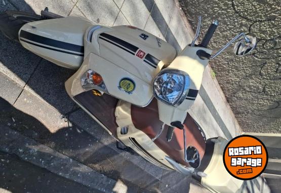 Motos - Kymco Like 2023 Nafta 7800Km - En Venta