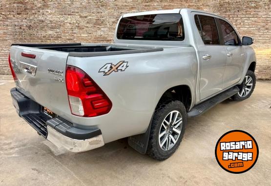 Camionetas - Toyota Hilux SRX 2.8 TDI 4X4 2017 Diesel - En Venta