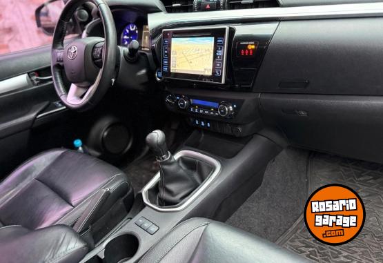 Camionetas - Toyota Hilux SRX 2.8 TDI 4X4 2017 Diesel - En Venta