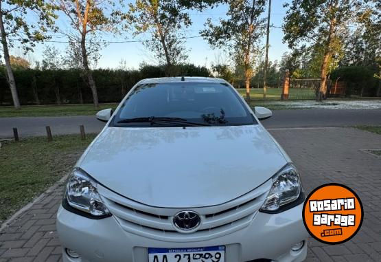 Autos - Toyota 2016 xs 2016 Nafta 70000Km - En Venta