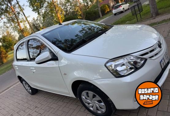 Autos - Toyota 2016 xs 2016 Nafta 70000Km - En Venta