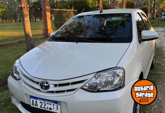 Autos - Toyota 2016 xs 2016 Nafta 70000Km - En Venta