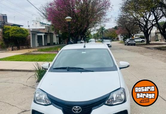 Autos - Toyota XLS PACK 2022 Nafta 66120Km - En Venta