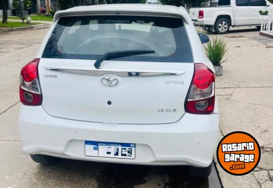 Autos - Toyota XLS PACK 2022 Nafta 66120Km - En Venta