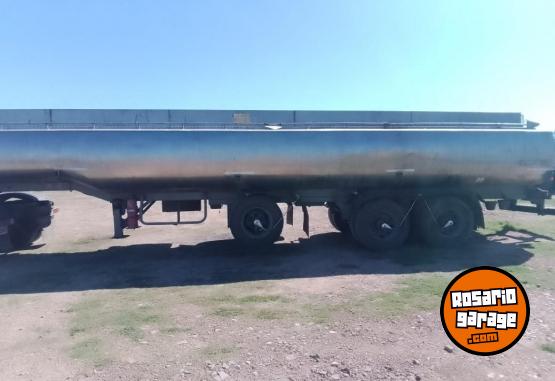 Camiones y Grúas - Cisterna de acero inox Indecar - En Venta