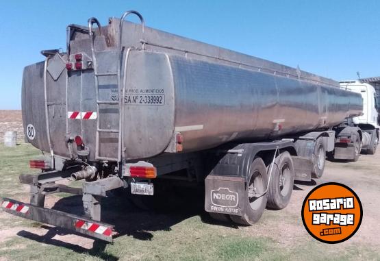 Camiones y Grúas - Cisterna de acero inox Indecar - En Venta