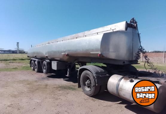Camiones y Grúas - Cisterna de acero inox Indecar - En Venta