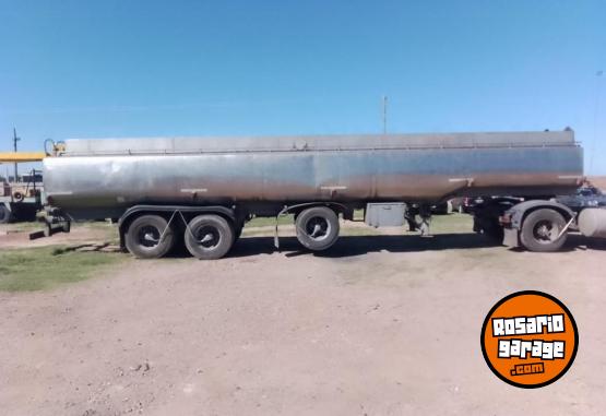 Camiones y Grúas - Cisterna de acero inox Indecar - En Venta