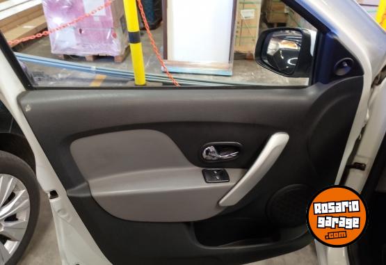 Autos - Renault Logan 2015 Nafta 120000Km - En Venta