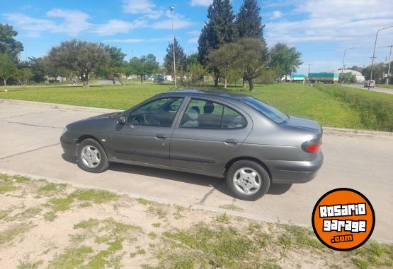 Autos - Renault Megane 1999 Nafta 200000Km - En Venta