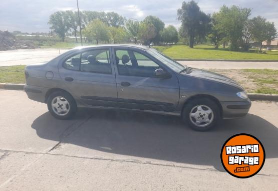 Autos - Renault Megane 1999 Nafta 200000Km - En Venta