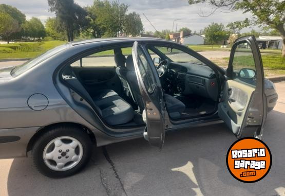 Autos - Renault Megane 1999 Nafta 200000Km - En Venta