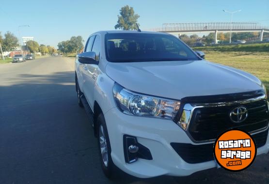 Camionetas - Toyota Toyota Hilux SRV 4x2 2019 Diesel 73000Km - En Venta