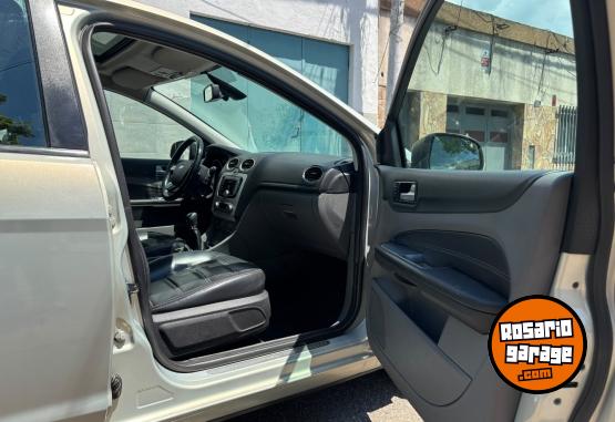 Autos - Ford Focus Ghia 2010 GNC 140000Km - En Venta