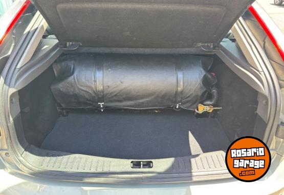 Autos - Ford Focus Ghia 2010 GNC 140000Km - En Venta