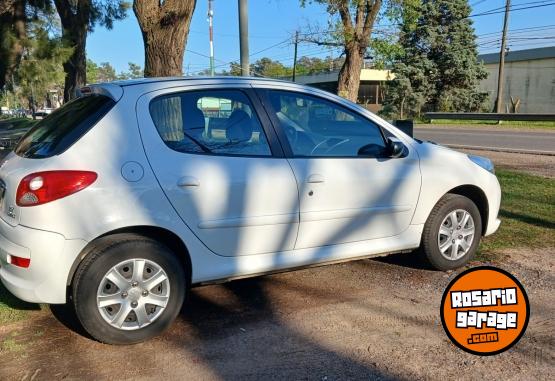 Autos - Peugeot 207 compac 2013 Nafta 153000Km - En Venta