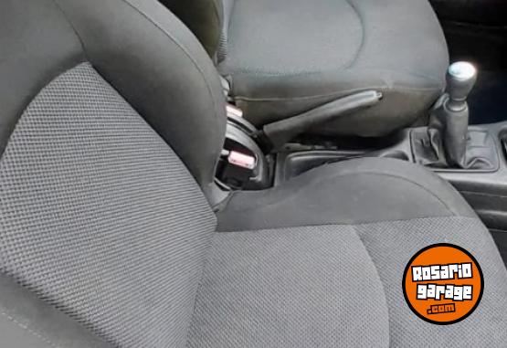 Autos - Peugeot 206 XT NAFTA 2008 Nafta 180000Km - En Venta