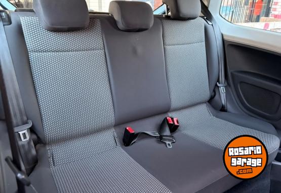 Autos - Volkswagen Up Move 2015 Nafta 120000Km - En Venta