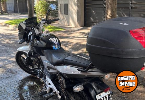 Motos - Bajaj Rouser 220f 2011 Nafta 65000Km - En Venta