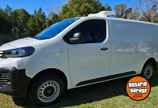 Utilitarios - Peugeot Expert 1.5 Hdi 120 L3 2024 Diesel 6000Km - En Venta