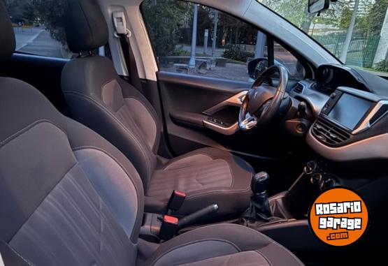 Autos - Peugeot 208 2017 Nafta - En Venta