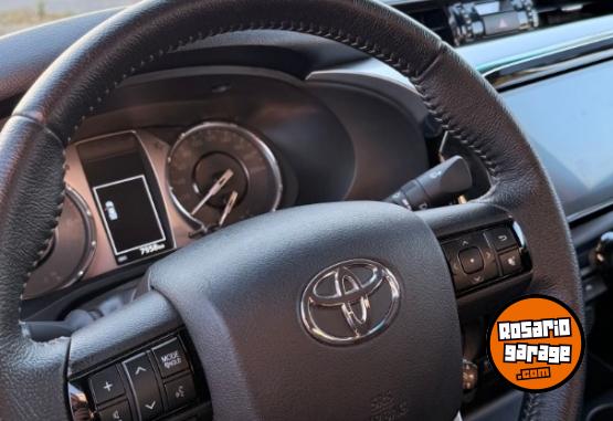 Autos - Toyota HILUX SRV 4X2 2024 Diesel 7900Km - En Venta