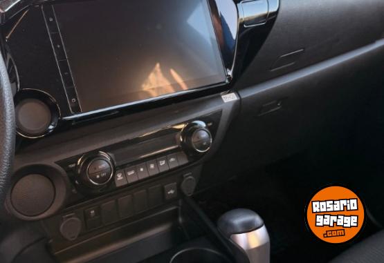 Autos - Toyota HILUX SRV 4X2 2024 Diesel 7900Km - En Venta