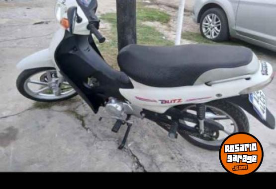 Motos - Motomel Blitz 2025 Nafta 14000Km - En Venta