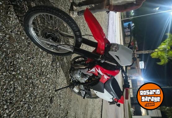 Motos - Honda Tornado 2017 Nafta 32000Km - En Venta