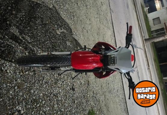 Motos - Honda Tornado 2017 Nafta 32000Km - En Venta