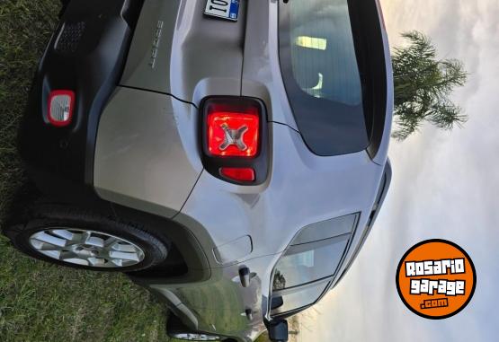 Camionetas - Jeep Renegade sport 1.8manual 2021 Nafta 85000Km - En Venta