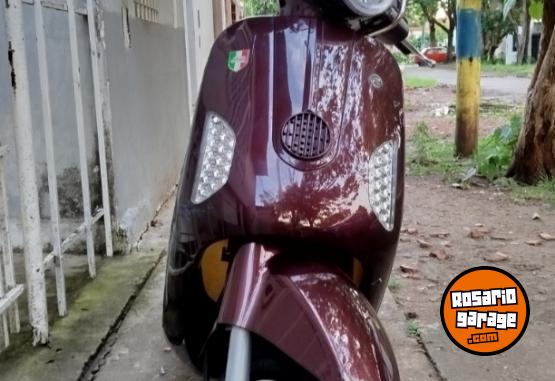 Motos - Motomel Strato euro 2024 Nafta 10000Km - En Venta