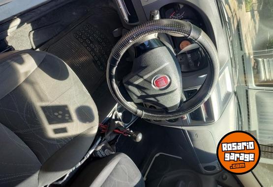 Autos - Fiat Palio top 2014 GNC 300000Km - En Venta