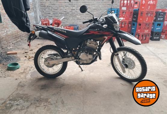 Motos - Honda Tornado 2024 Nafta 1600Km - En Venta