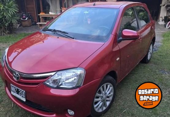 Autos - Toyota Etios XLS 2014 Nafta 83000Km - En Venta