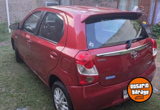 Autos - Toyota Etios XLS 2014 Nafta 83000Km - En Venta