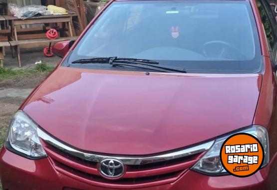 Autos - Toyota Etios XLS 2014 Nafta 83000Km - En Venta