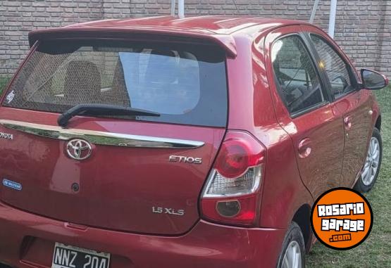 Autos - Toyota Etios XLS 2014 Nafta 83000Km - En Venta