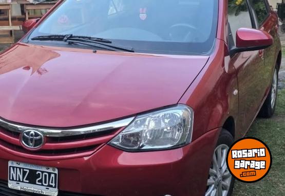 Autos - Toyota Etios XLS 2014 Nafta 83000Km - En Venta