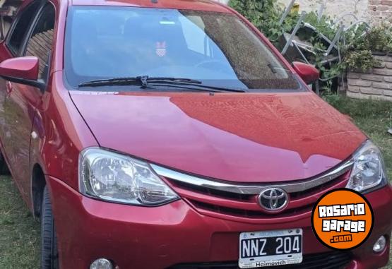 Autos - Toyota Etios XLS 2014 Nafta 83000Km - En Venta